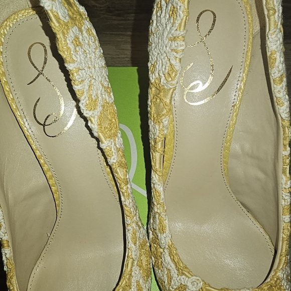 Shoes - Picture 2 of 6